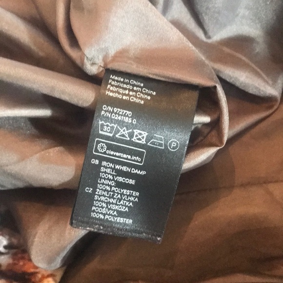 “H&M” Floral Fitted Dress. - Picture 12 of 15